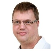 Тинис Альберт Александрович — хирург