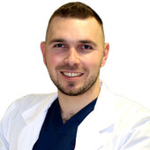 Шумов Артем Владимирович — пластический хирург, кистевой хирург