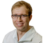 Стекольщиков Кирилл Александрович — стоматолог-хирург, стоматолог
