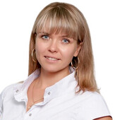 Клеусова Анна Евгеньевна — гинеколог, акушер